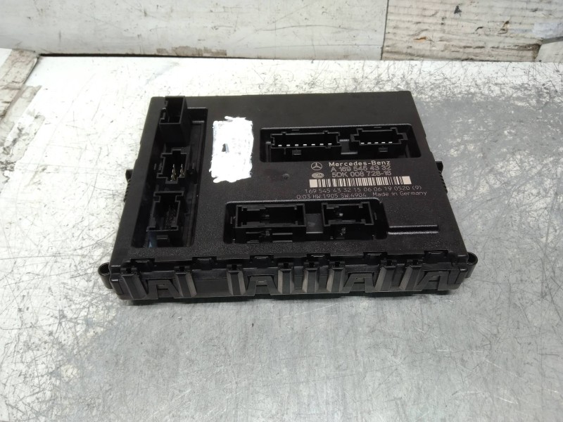 Recambio de caja reles / fusibles para mercedes clase b (w245) 200 cdi (245.208) referencia OEM IAM A1695454332 5DK00872816 