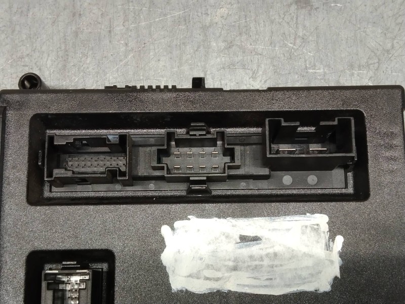 Recambio de caja reles / fusibles para mercedes clase b (w245) 200 cdi (245.208) referencia OEM IAM A1695454332 5DK00872816 