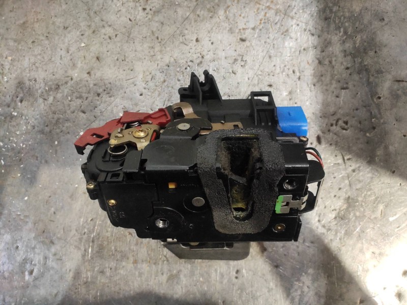 Recambio de motor cierre centralizado delantero izquierdo para audi a8 (4e2) 4.2 quattro referencia OEM IAM 4E1837015  