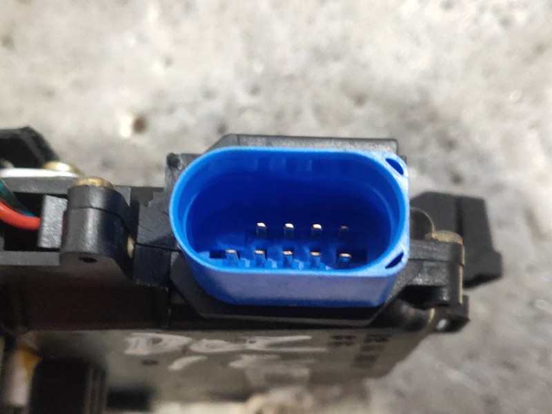 Recambio de motor cierre centralizado delantero izquierdo para audi a8 (4e2) 4.2 quattro referencia OEM IAM 4E1837015  