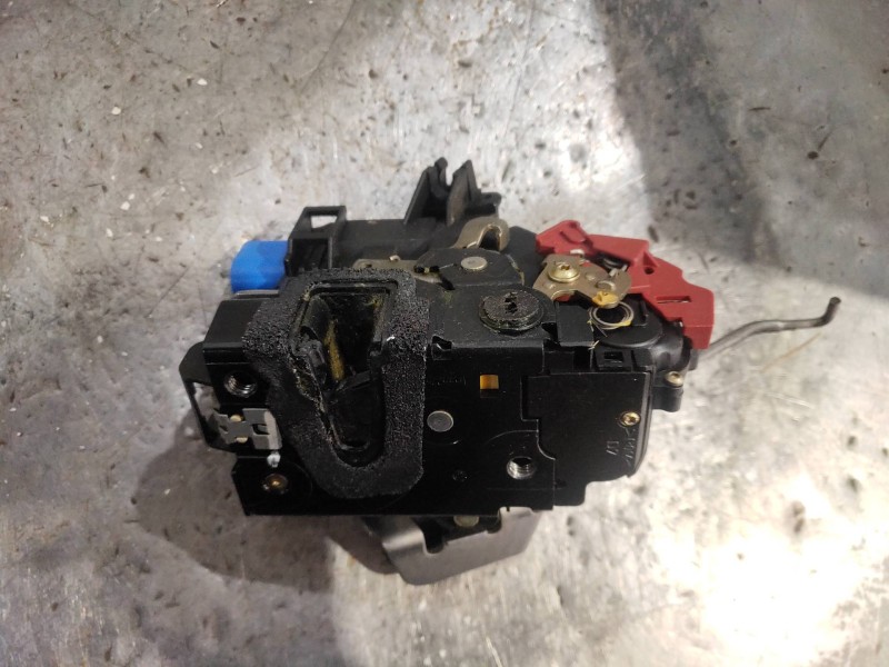 Recambio de motor cierre centralizado trasero derecho para audi a8 (4e2) 4.2 quattro referencia OEM IAM 4E0839016  