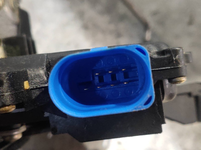 Recambio de motor cierre centralizado trasero derecho para audi a8 (4e2) 4.2 quattro referencia OEM IAM 4E0839016  