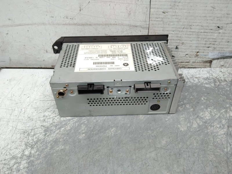 Recambio de sistema audio / radio cd para chrysler stratus berlina (ja) 2.0 le referencia OEM IAM P5269486  