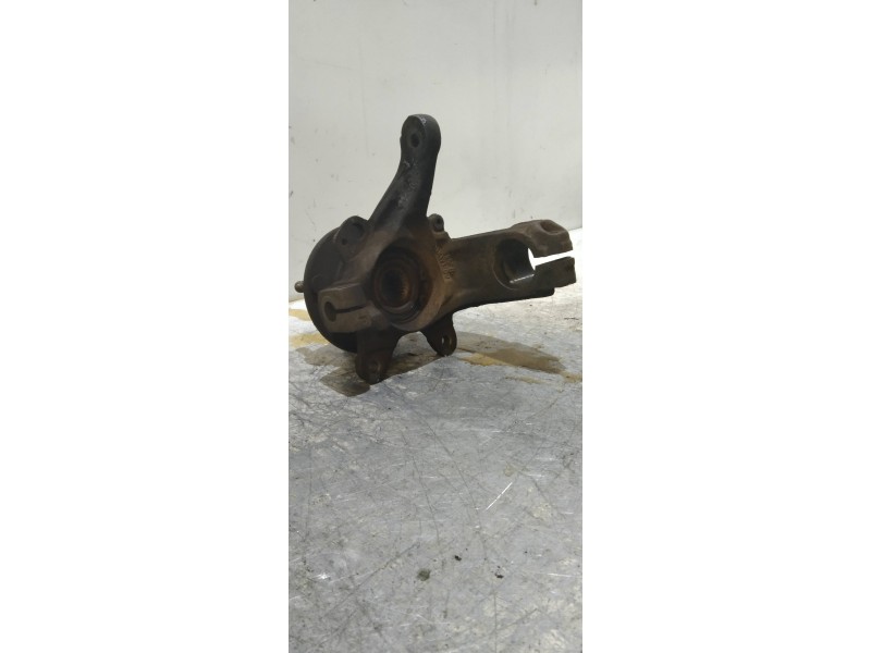 Recambio de mangueta delantera izquierda para ford fiesta berlina básico referencia OEM IAM 96FB3K171BD  