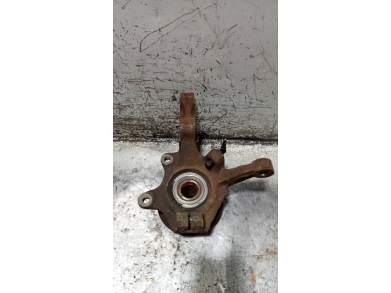 Recambio de mangueta delantera derecha para renault clio ii fase ii (b/cb0) campus referencia OEM IAM   