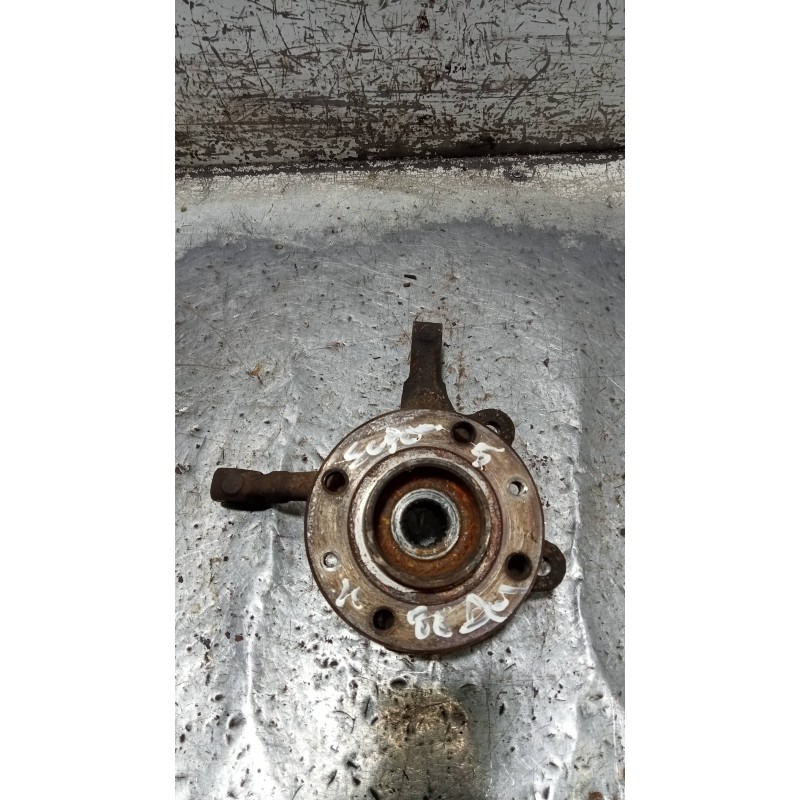 Recambio de mangueta delantera derecha para renault 5 (b/c40) tl (b/c 401, b/c 40h) referencia OEM IAM   