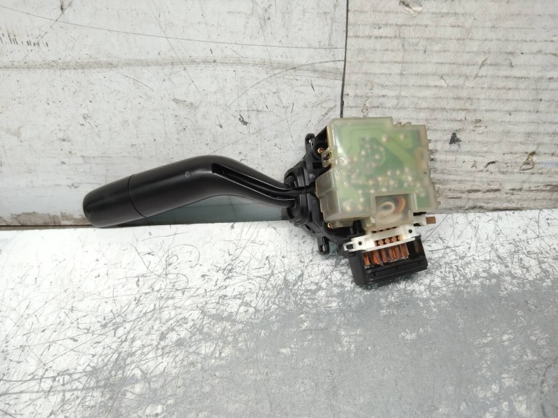 Recambio de mando limpia para mazda premacy (cp) td exclusive (74kw) referencia OEM IAM 17B122  