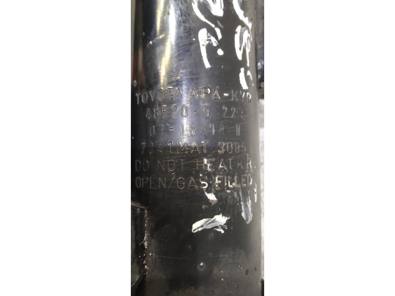 Recambio de amortiguador delantero izquierdo para toyota avensis wagon (t25) 2.2 d-4d clean power executive referencia OEM IAM 4