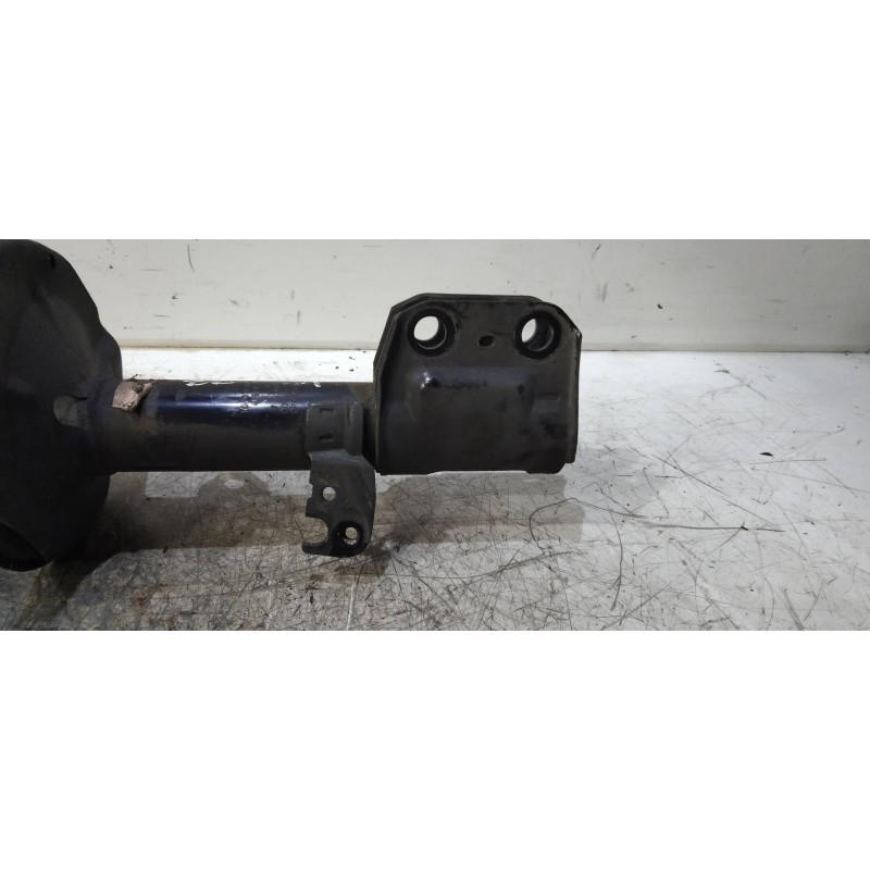 Recambio de amortiguador delantero izquierdo para toyota avensis wagon (t25) 2.2 d-4d clean power executive referencia OEM IAM 4