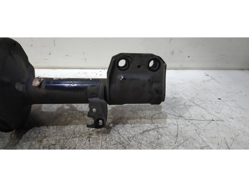 Recambio de amortiguador delantero izquierdo para toyota avensis wagon (t25) 2.2 d-4d clean power executive referencia OEM IAM 4