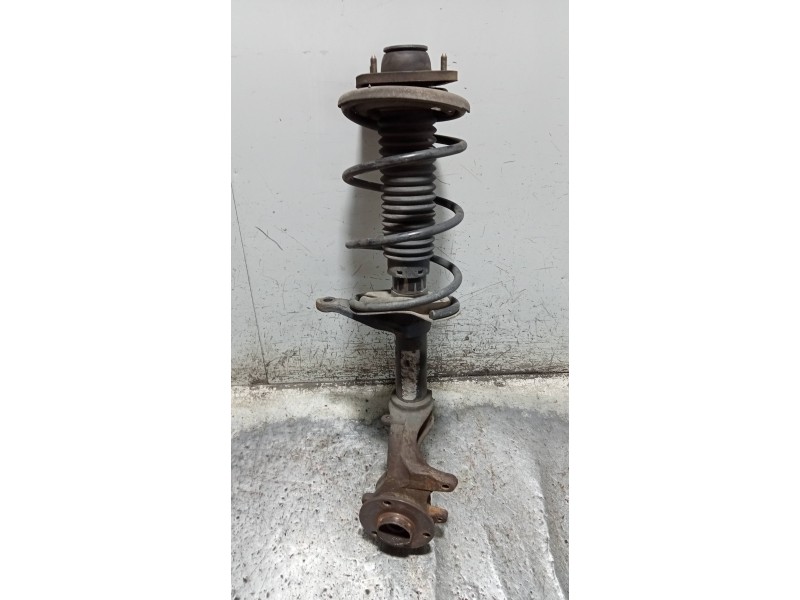 Recambio de mangueta delantera derecha para peugeot 106 (s2) kid referencia OEM IAM   