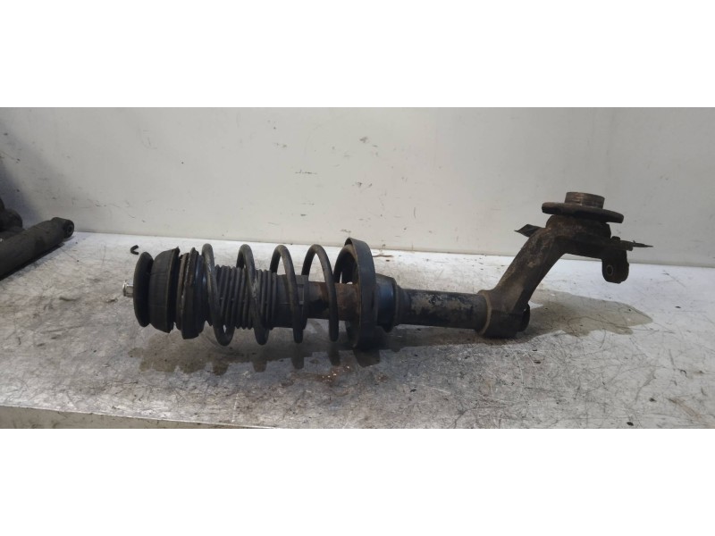 Recambio de mangueta delantera derecha para opel vectra a 1.7 turbodiesel (17 dt / lu8) referencia OEM IAM   