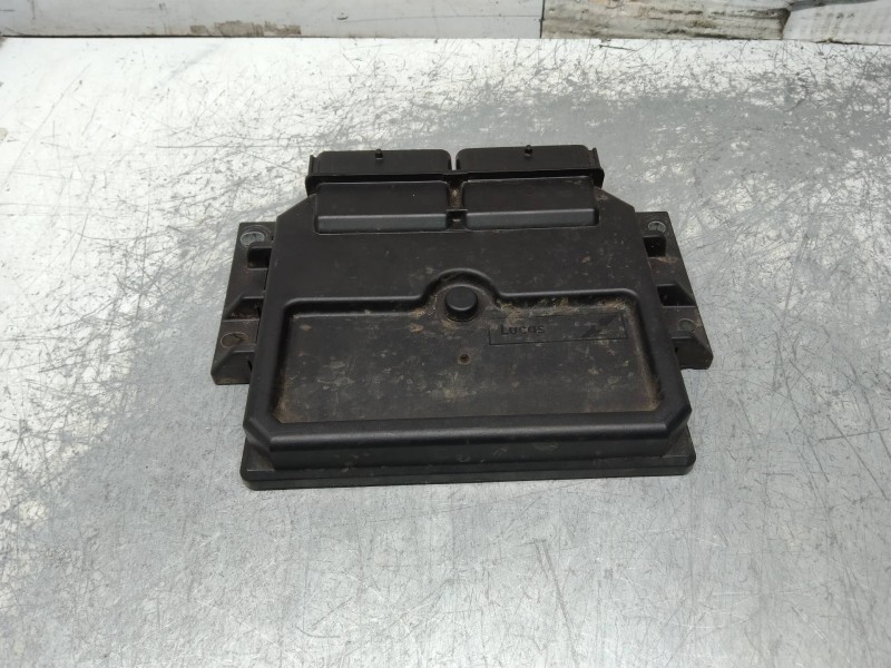Recambio de centralita motor uce para renault clio ii fase i (b/cbo) 1.9 d referencia OEM IAM R04010031F 7700114875 HOM770010595
