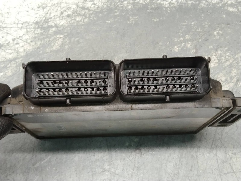 Recambio de centralita motor uce para renault clio ii fase i (b/cbo) 1.9 d referencia OEM IAM R04010031F 7700114875 HOM770010595