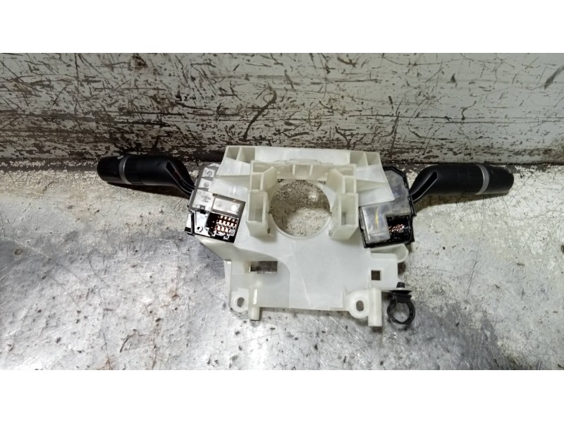 Recambio de mando luces para mazda 3 lim. (bl) 2.2 turbodiesel cat referencia OEM IAM BBS417G517  