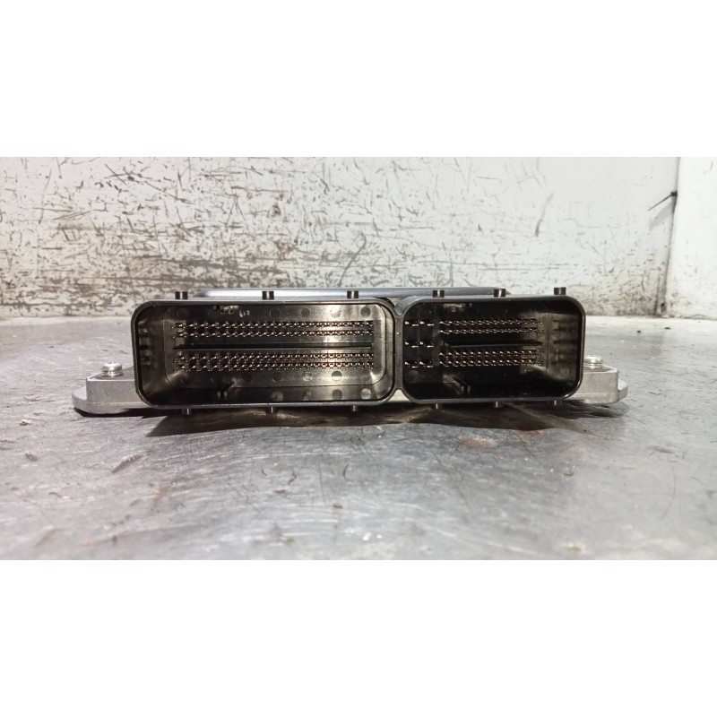 Recambio de centralita motor uce para mazda 3 lim. (bl) 2.2 turbodiesel cat referencia OEM IAM 2758008373 R2AJ18881E 