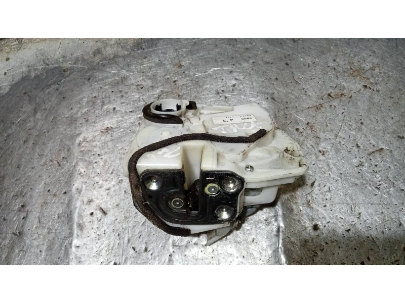 Recambio de motor cierre centralizado trasero izquierdo para mazda 3 lim. (bl) 2.2 turbodiesel cat referencia OEM IAM   5P