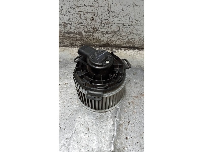 Recambio de motor calefaccion para mazda 3 lim. (bl) 2.2 turbodiesel cat referencia OEM IAM 8727000860 HB111BBP203 