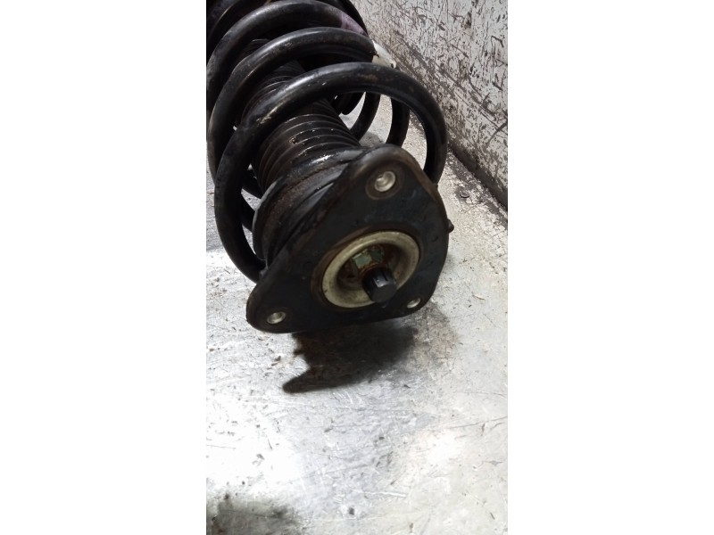 Recambio de amortiguador delantero derecho para mazda 3 lim. (bl) 2.2 turbodiesel cat referencia OEM IAM BBP834700Z03 8N6118045C