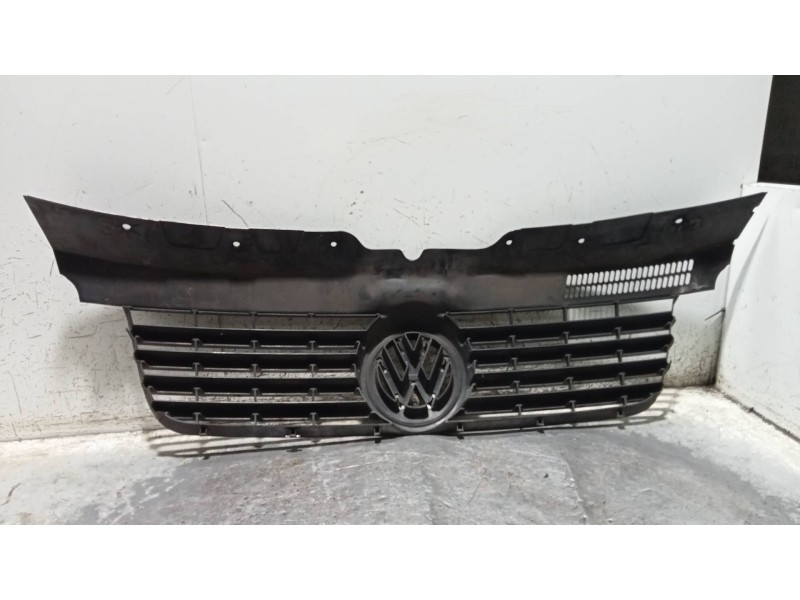 Recambio de rejilla delantera para volkswagen t5 transporter/furgoneta caja cerrada referencia OEM IAM 7H0807101  