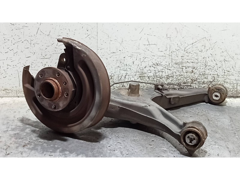 Recambio de mangueta trasera derecha para volkswagen t5 transporter/furgoneta caja cerrada referencia OEM IAM 7H0501414D  