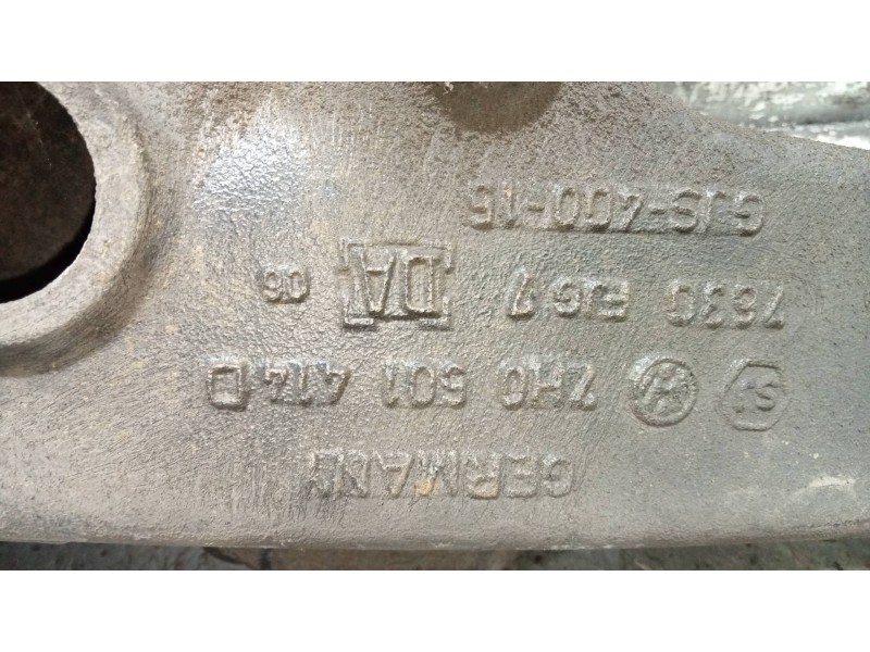 Recambio de mangueta trasera derecha para volkswagen t5 transporter/furgoneta caja cerrada referencia OEM IAM 7H0501414D  