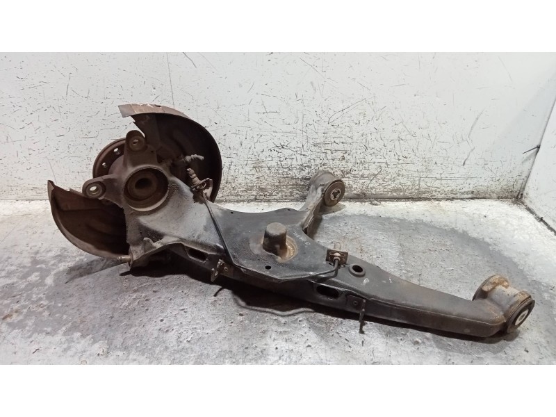 Recambio de mangueta trasera izquierda para volkswagen t5 transporter/furgoneta caja cerrada referencia OEM IAM 7H0501413D  