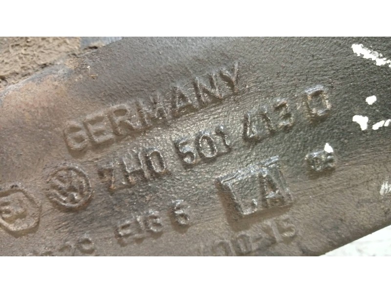 Recambio de mangueta trasera izquierda para volkswagen t5 transporter/furgoneta caja cerrada referencia OEM IAM 7H0501413D  