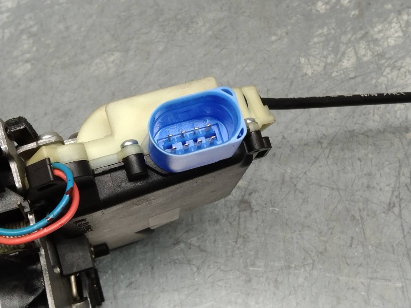 Recambio de motor cierre centralizado delantero izquierdo para volkswagen polo (9n3) 1.4 16v referencia OEM IAM C3B1837015AQ  3P