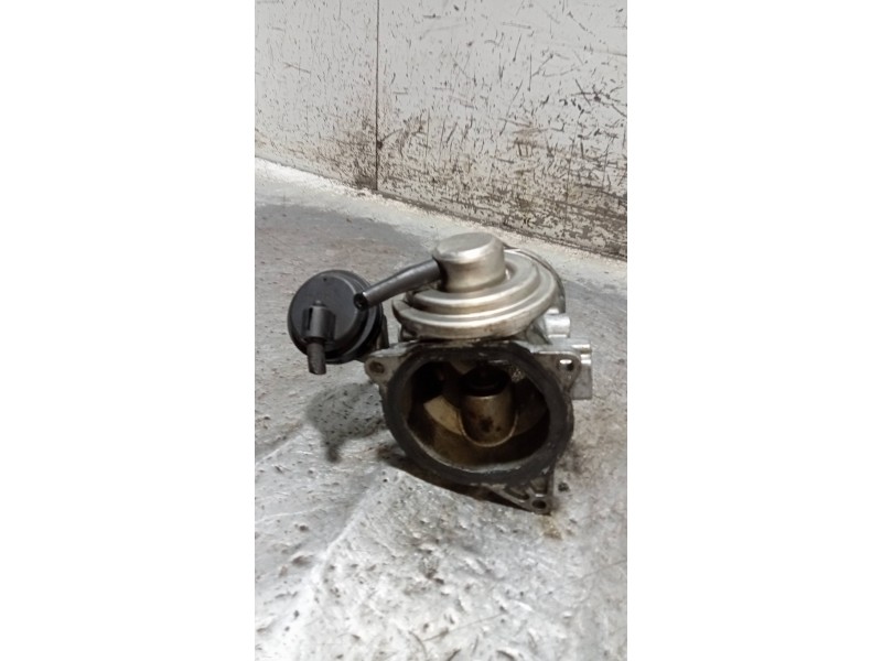 Recambio de valvula egr para volkswagen t5 transporter/furgoneta caja cerrada referencia OEM IAM 070128073  