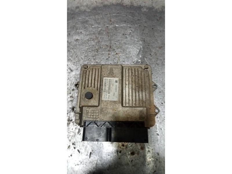 Recambio de centralita motor uce para suzuki swift azg (nz) glx referencia OEM IAM 3392072KQ1 55563975 