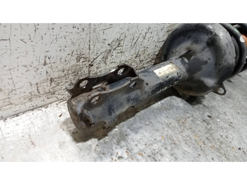 Recambio de amortiguador delantero derecho para volkswagen polo berlina (6n1) básico referencia OEM IAM 6N0413031K  