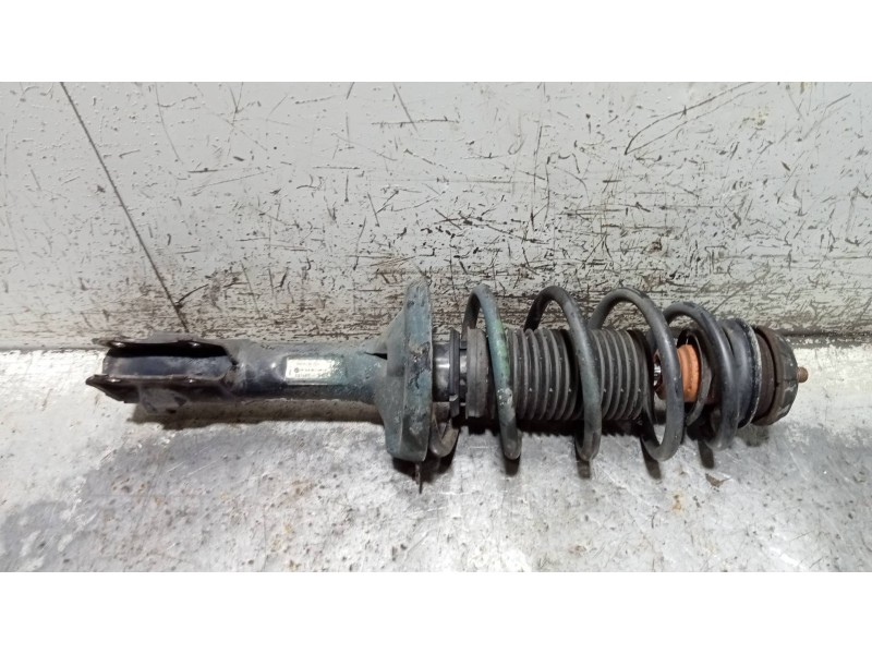 Recambio de amortiguador delantero izquierdo para volkswagen polo berlina (6n1) básico referencia OEM IAM 6N0413031K  