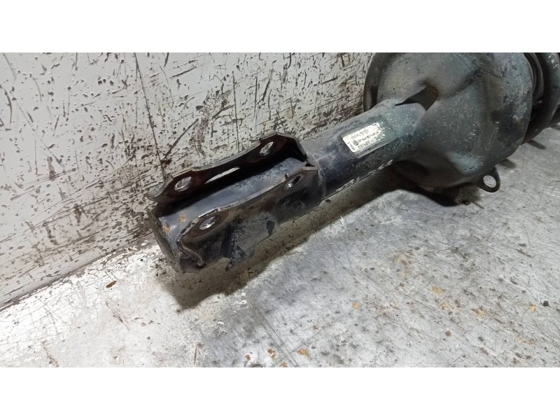 Recambio de amortiguador delantero izquierdo para volkswagen polo berlina (6n1) básico referencia OEM IAM 6N0413031K  