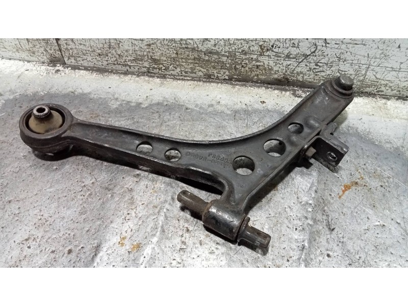 Recambio de brazo suspension inferior delantero derecho para hyundai trajet (fo) 2.0 crdi gls referencia OEM IAM   
