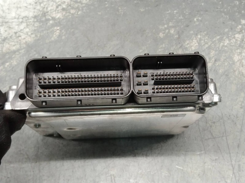 Recambio de centralita motor uce para bmw serie 5 berlina (e60) 530d referencia OEM IAM 0281013500 DDE7803369 