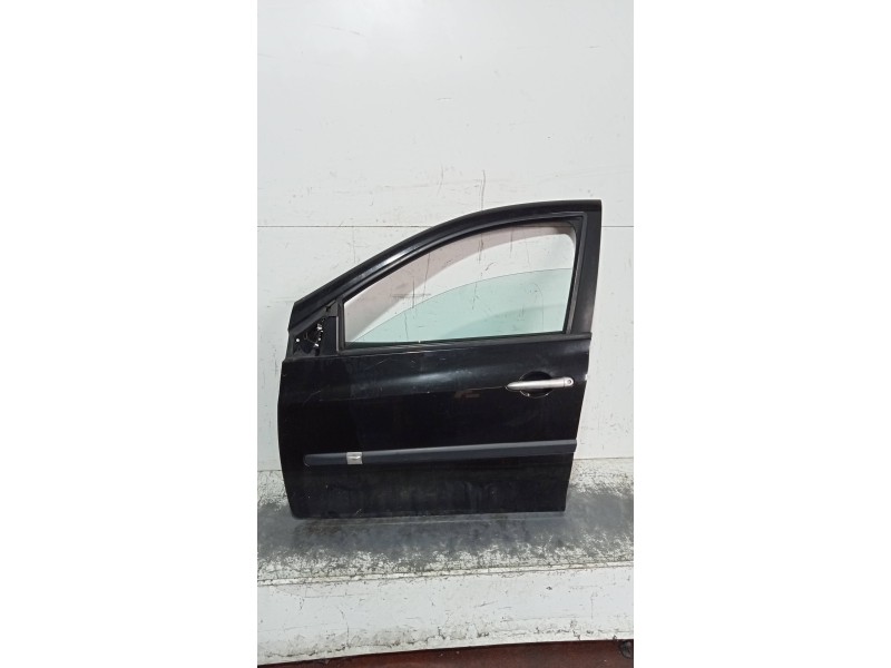 Recambio de puerta delantera izquierda para renault clio iii confort dynamique referencia OEM IAM   5P