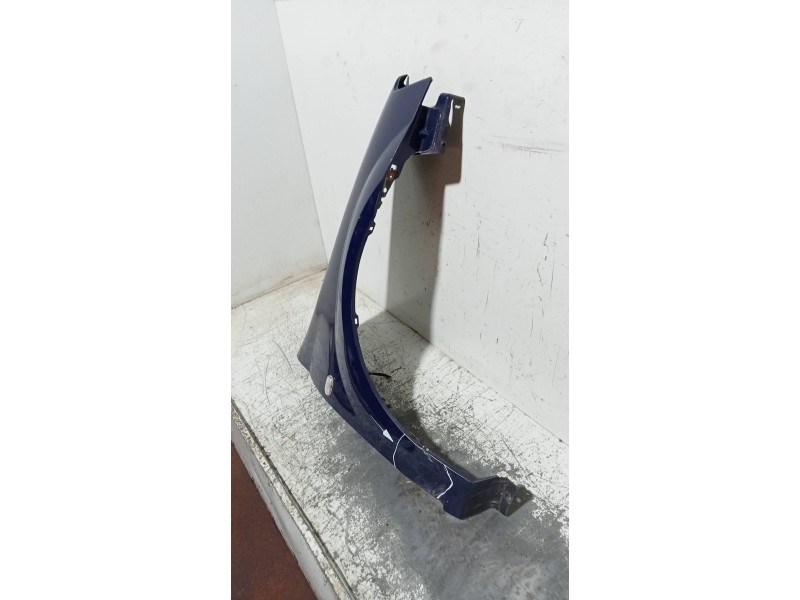Recambio de aleta delantera derecha para dacia logan ambiance referencia OEM IAM   
