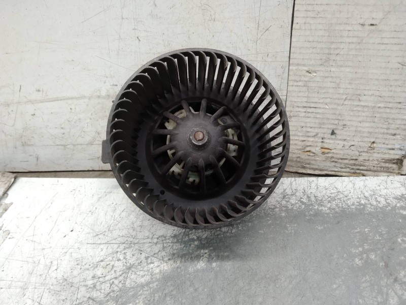 Recambio de motor calefaccion para dacia logan ambiance referencia OEM IAM X90P35CH  