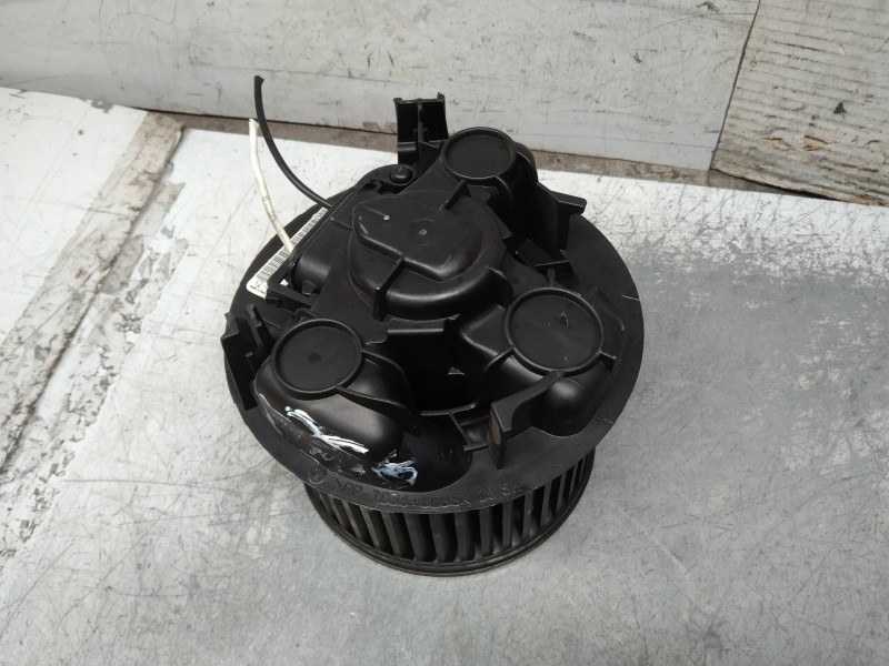 Recambio de motor calefaccion para dacia logan ambiance referencia OEM IAM X90P35CH  