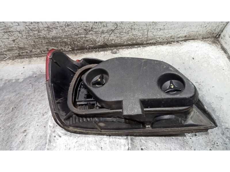 Recambio de piloto trasero derecho para peugeot 306 berlina 3/4/5 puertas (s2) style referencia OEM IAM   