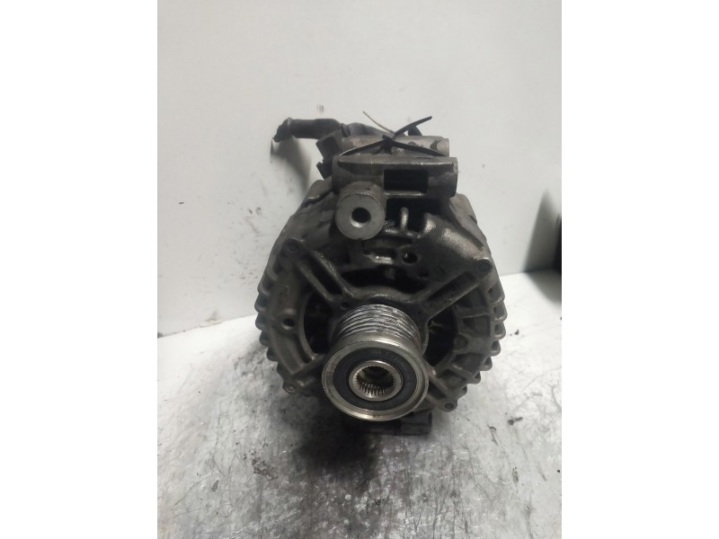 Recambio de alternador para bmw serie 1 berlina (e81/e87) 118d referencia OEM IAM 0121815017  