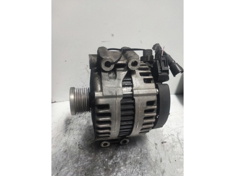 Recambio de alternador para bmw serie 1 berlina (e81/e87) 118d referencia OEM IAM 0121815017  