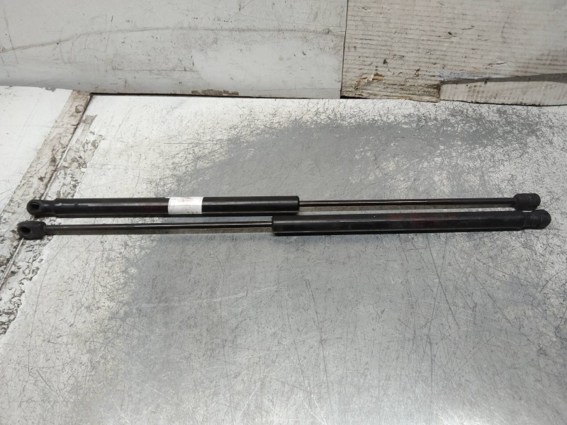 Recambio de amortiguadores maletero / porton para kia carens (un) emotion referencia OEM IAM 817701D010  590N