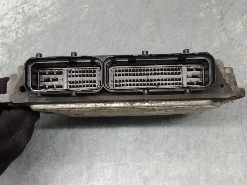 Recambio de centralita motor uce para toyota auris luna referencia OEM IAM 0281014846 8966102S81 