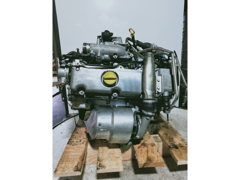 Recambio de motor completo para saab 9-3 berlina 2.2 tid arc referencia OEM IAM D223L FM004H99382 BOSCH