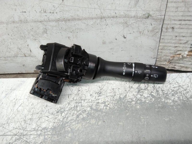 Recambio de mando limpia para toyota auris luna referencia OEM IAM 17F582  