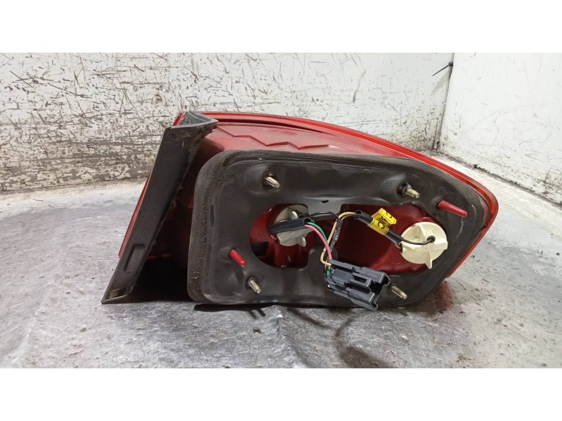 Recambio de piloto trasero izquierdo para kia opirus básico referencia OEM IAM   