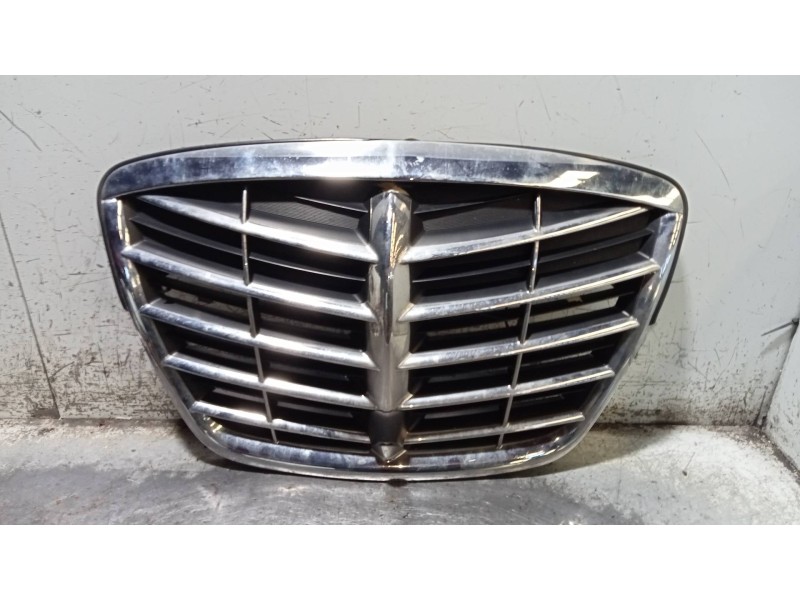 Recambio de rejilla delantera para kia opirus básico referencia OEM IAM   