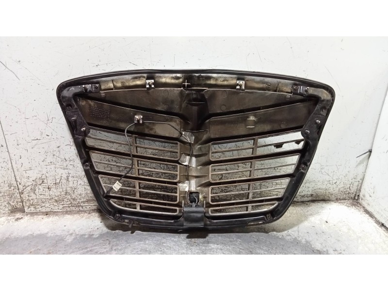 Recambio de rejilla delantera para kia opirus básico referencia OEM IAM   